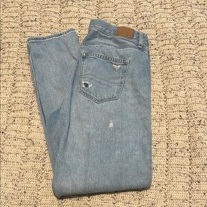 American Eagle mom Jean